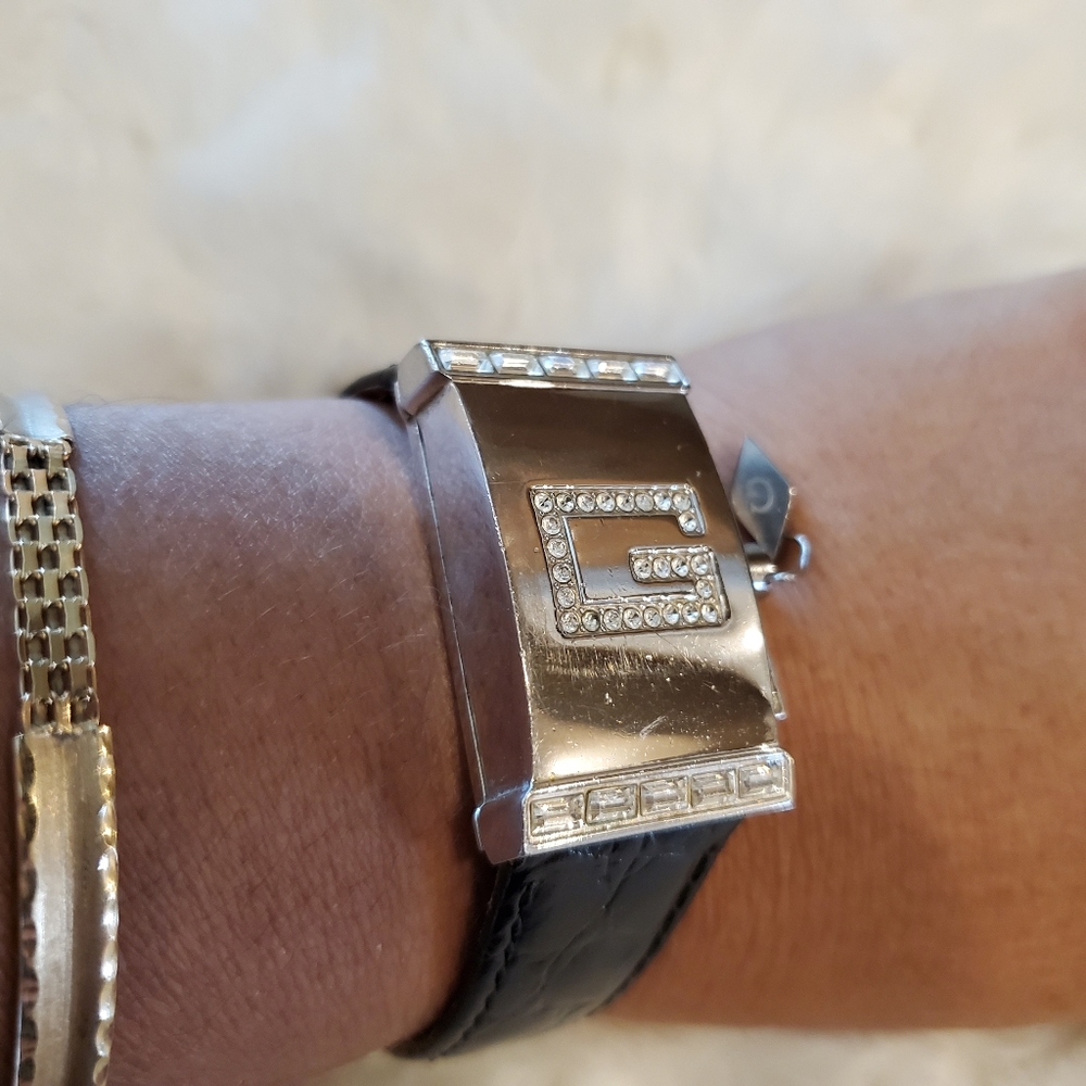 GUCCI Authentic women's Watch - Picture 5 of 8